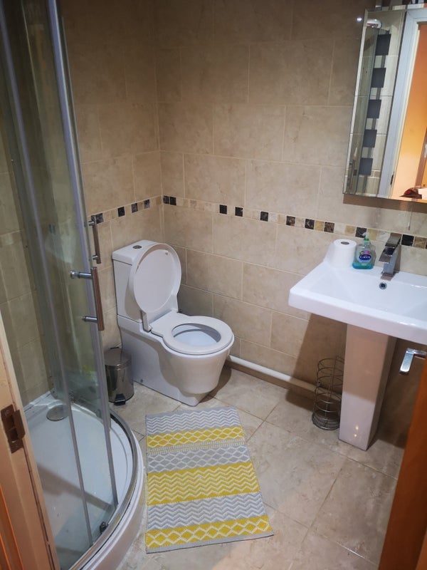 Room Shearman Place in Cardiff
