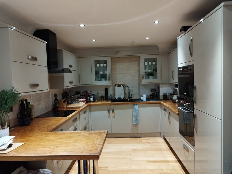 Room Shearman Place in Cardiff