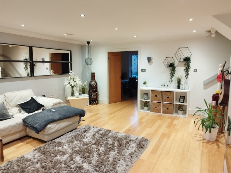 Room Shearman Place in Cardiff