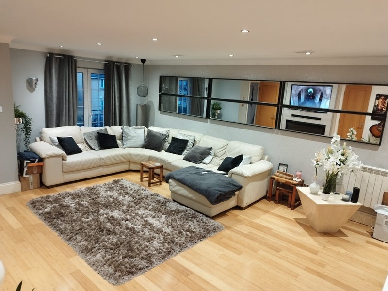 Room Shearman Place in Cardiff