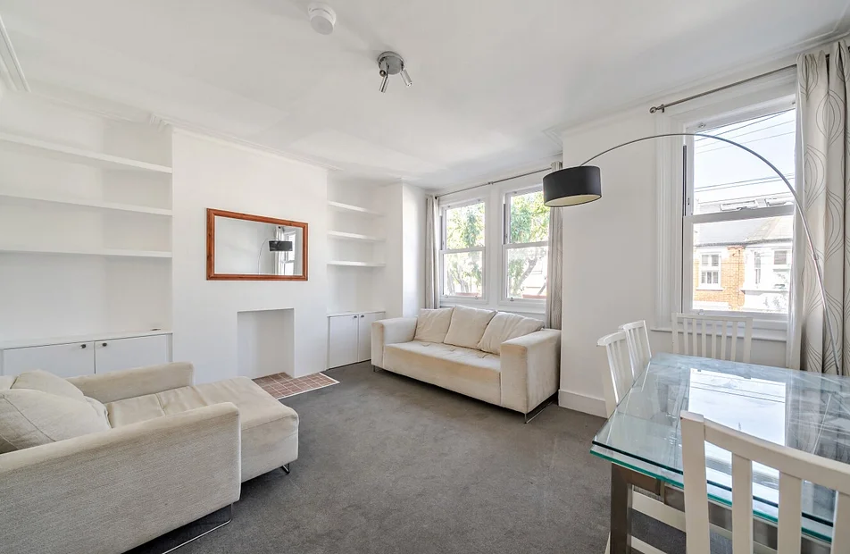 Flat Vanderbilt Road in Greater London
