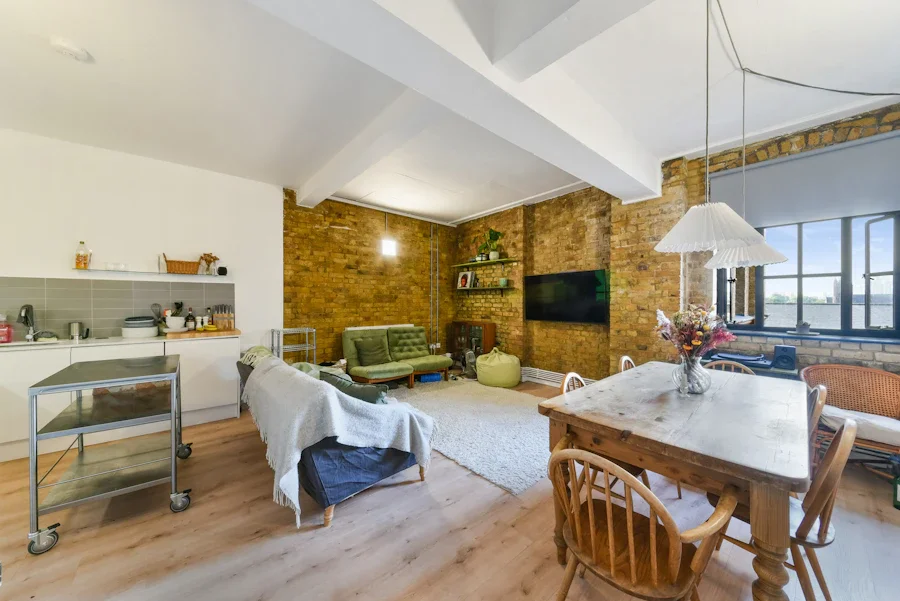 Flat Tyssen Street in London