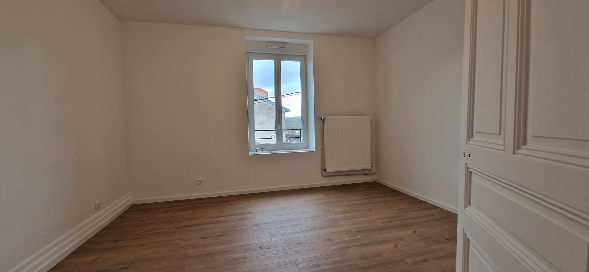Appartement Rue Aristide Briand à Pont-Saint-Vincent