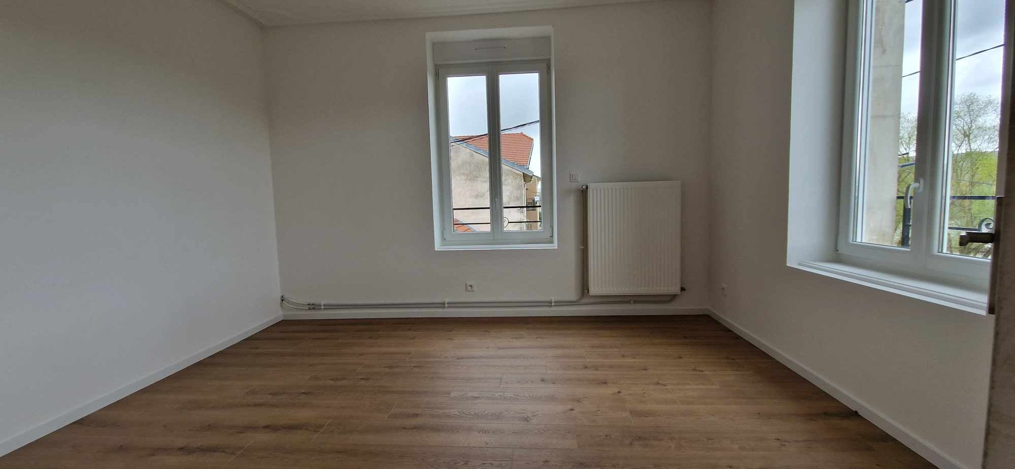 Appartement Rue Aristide Briand à Pont-Saint-Vincent