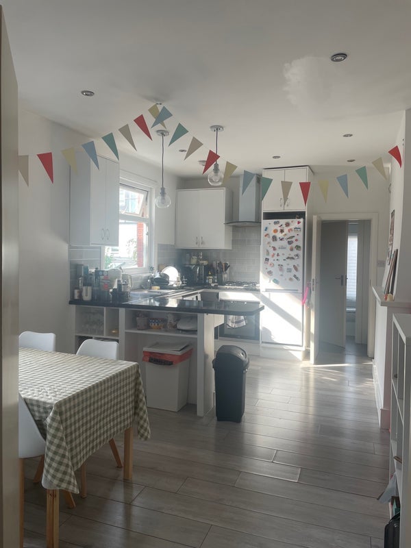 Room Penwith Road in Greater London