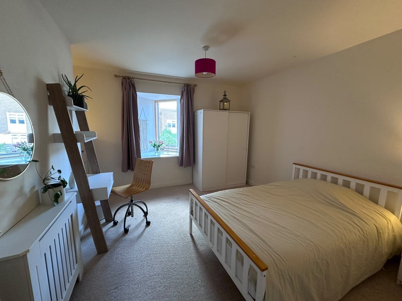 Room Langham Road in Greater London