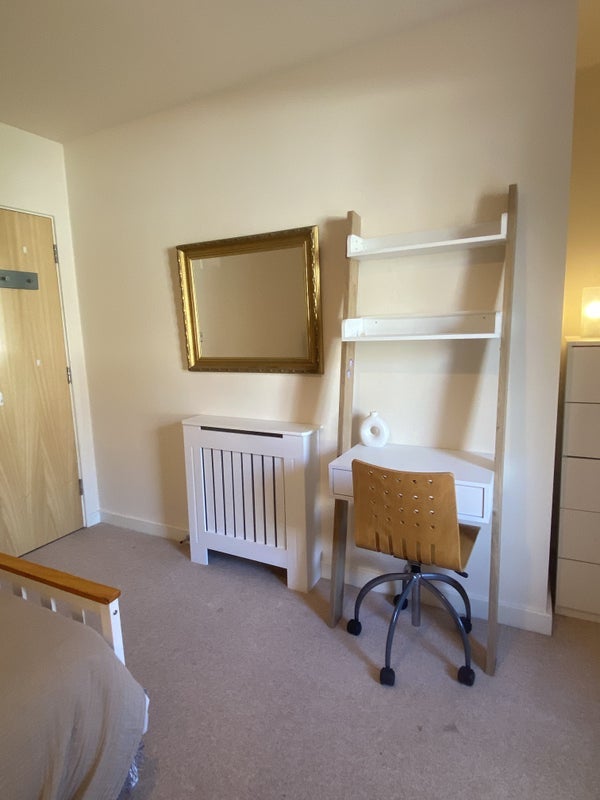 Room Langham Road in Greater London