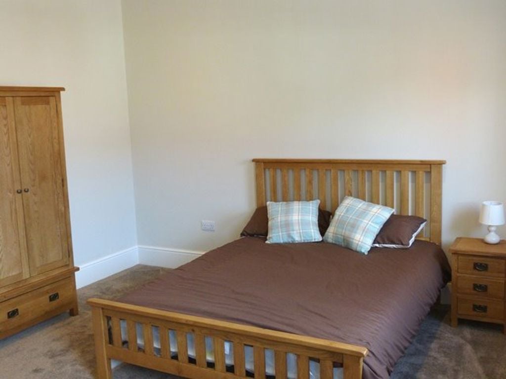 Flat Victoria Road in Barrow-in-Furness