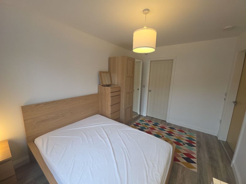 Room Whitehill Court in Glasgow