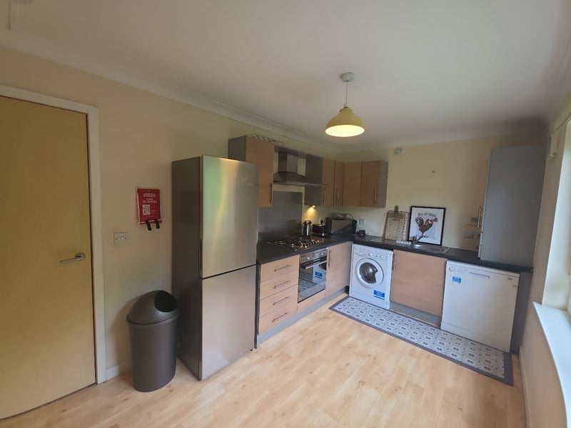 Room Whitehill Court in Glasgow