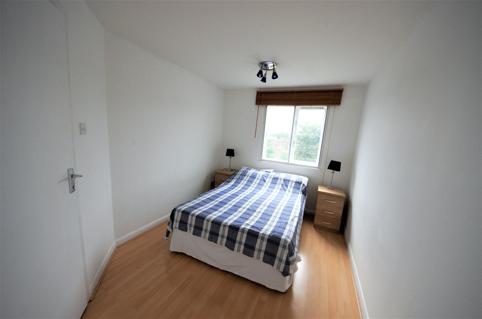 Flat Conistone Way in Greater London
