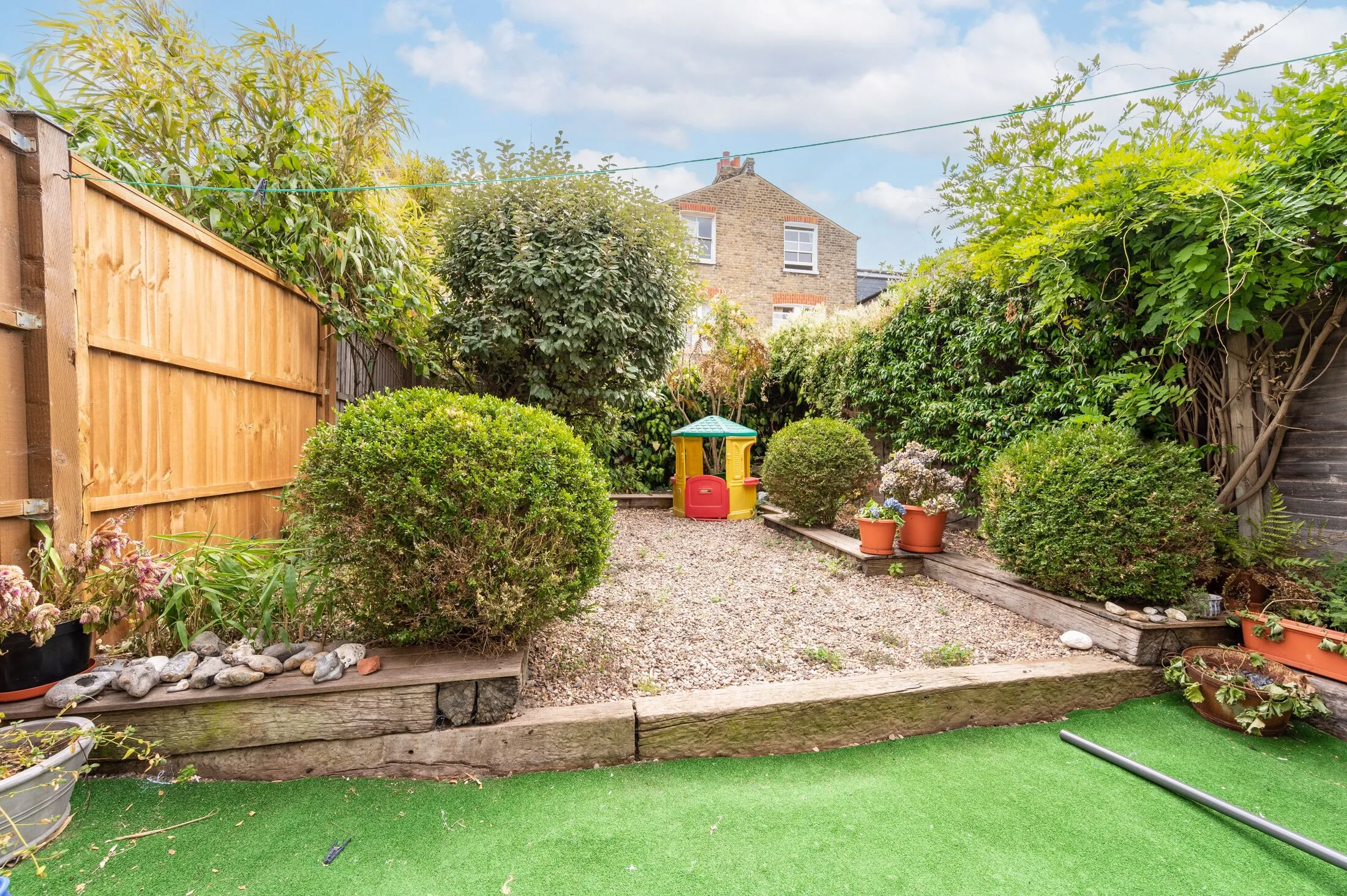 Flat Gosberton Road in Greater London