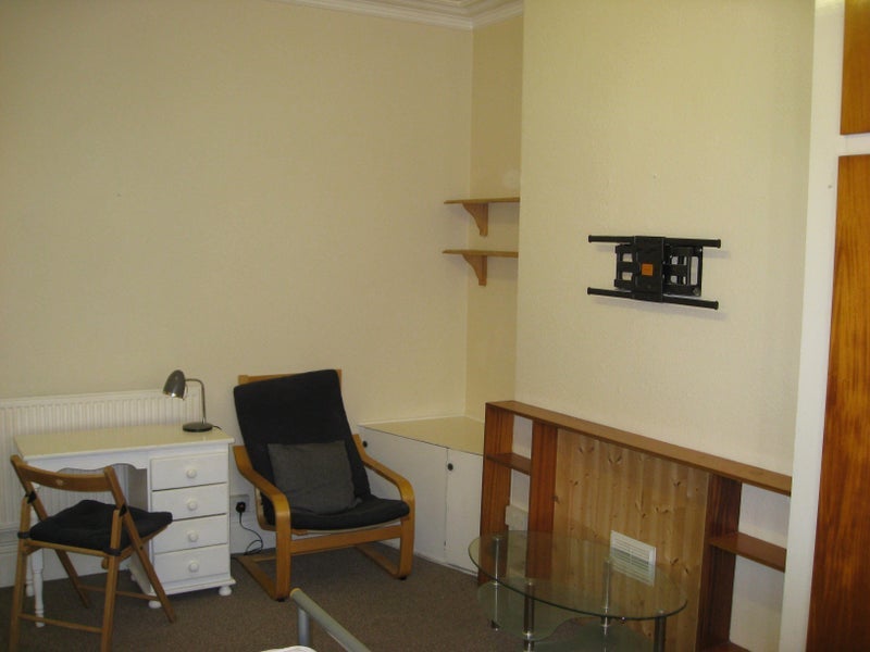 Room Estcourt Terrace in Leeds