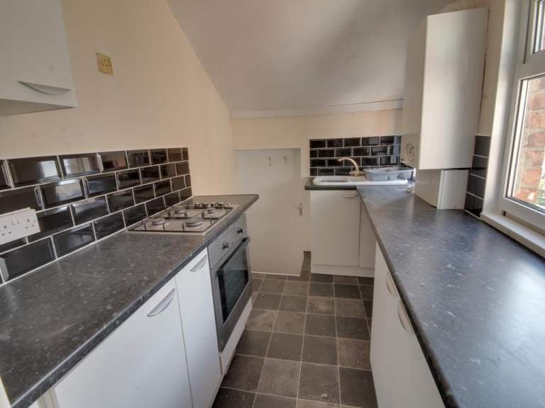 Flat Hexham Road in Newcastle upon Tyne