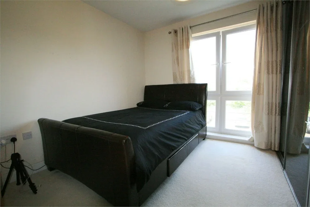Flat Medhurst Drive in Greater London
