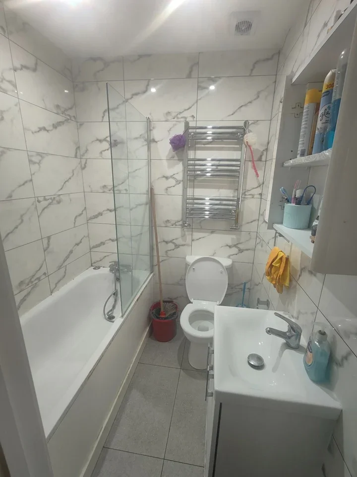 Room Nelson Road in Greater London