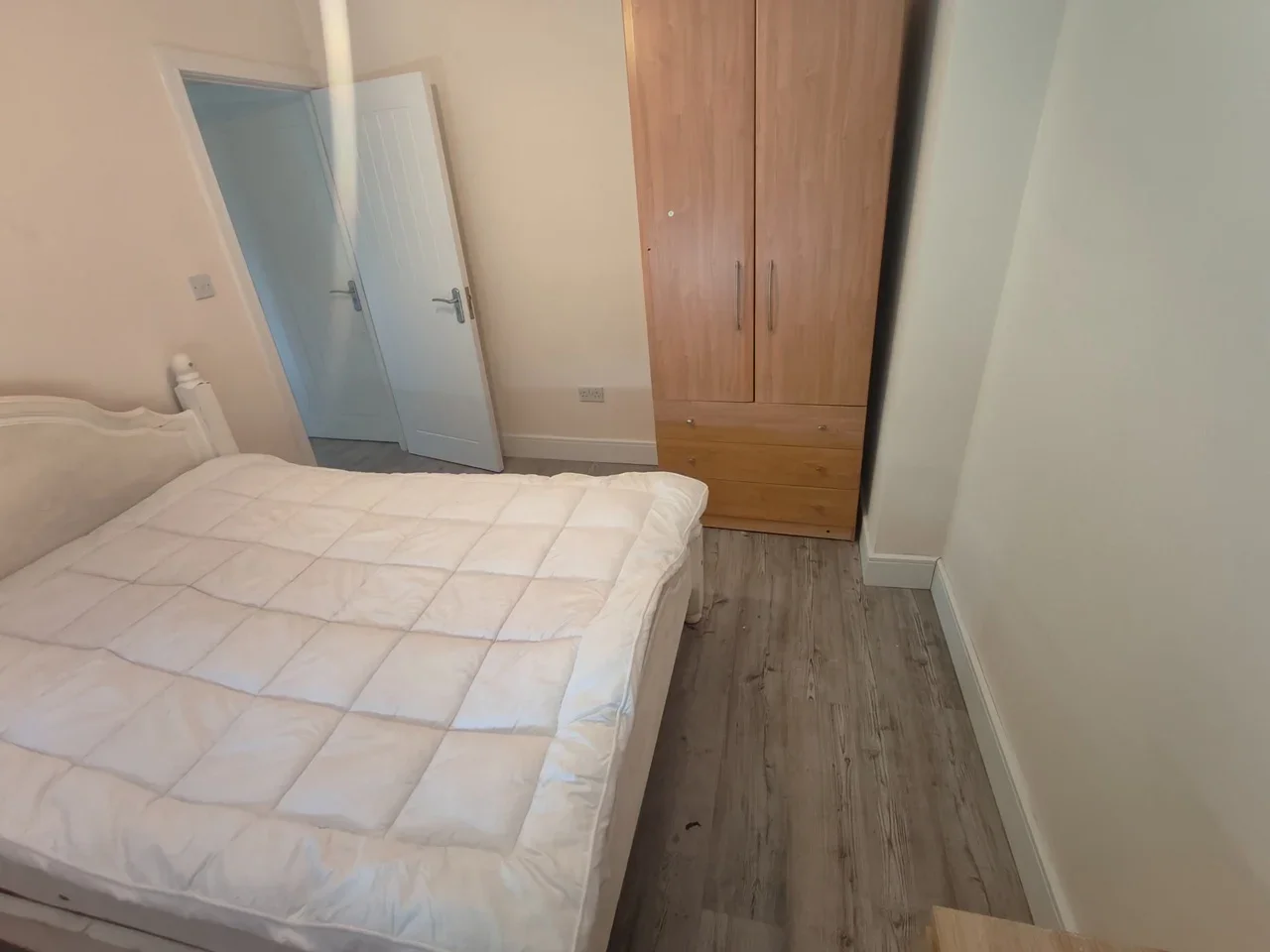 Room Nelson Road in Greater London