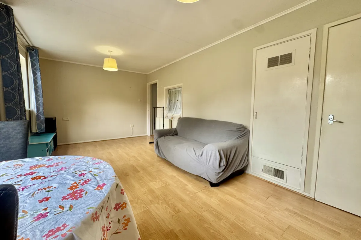 Flat Pippin Green in Norwich