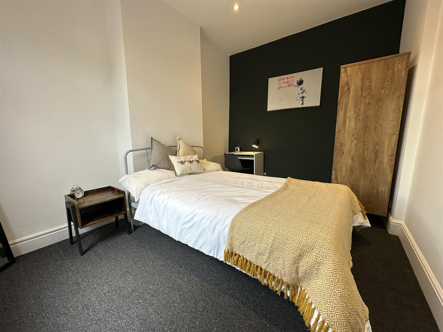 Room Avonvale Road in Bristol