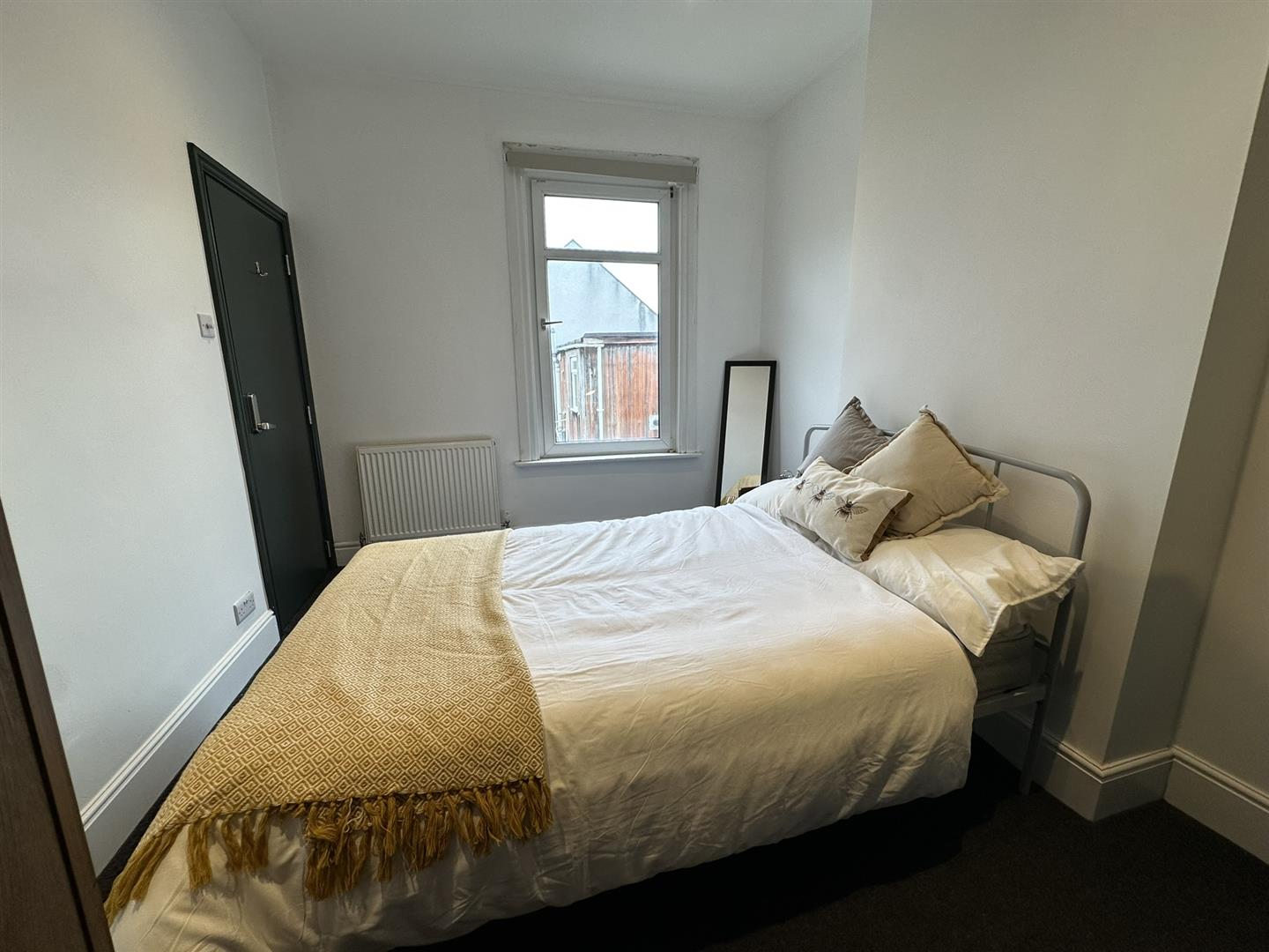 Room Avonvale Road in Bristol