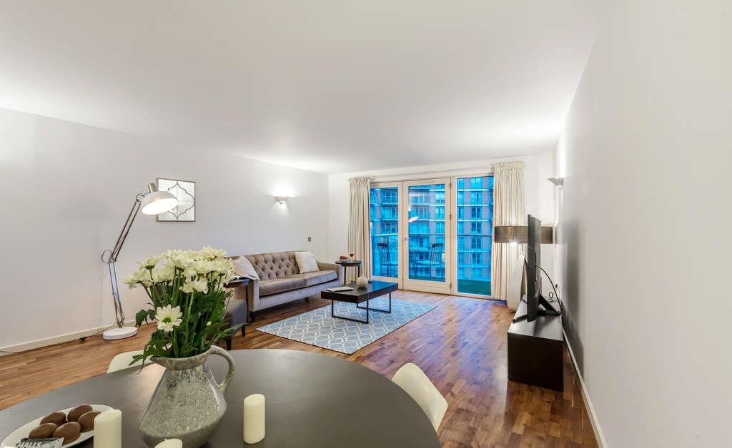 Flat Fairmont Avenue in Greater London