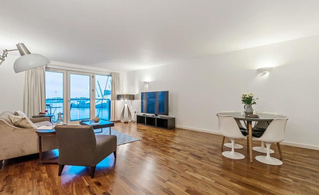 Flat Fairmont Avenue in Greater London