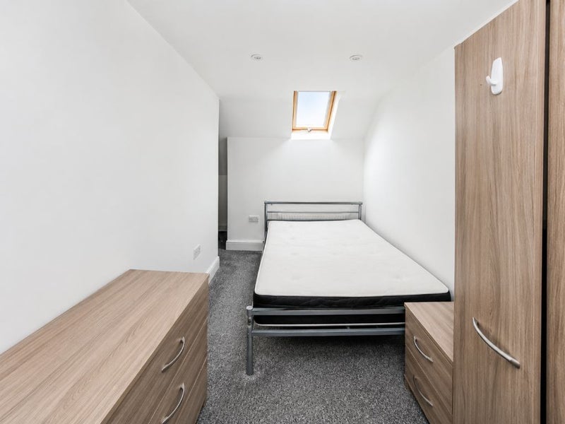 Room Mauldeth Road in Manchester