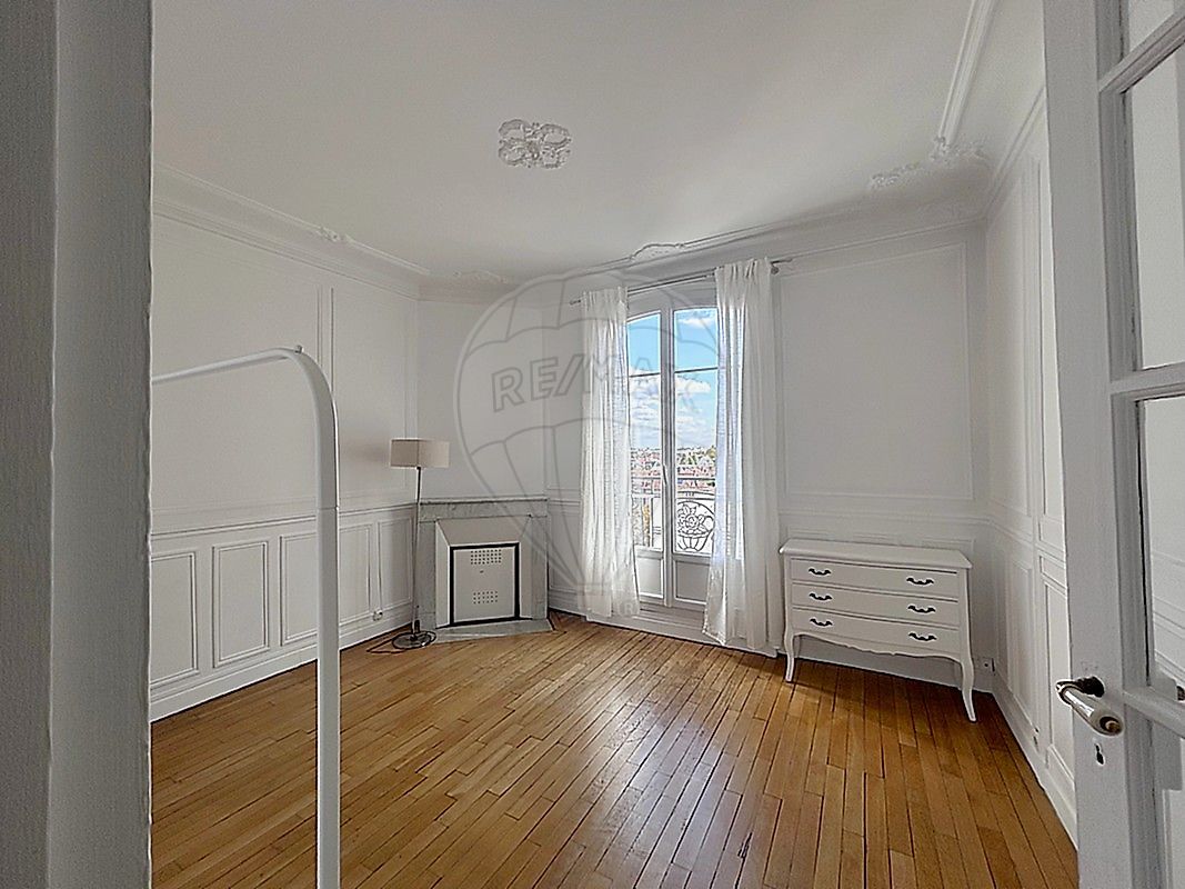 Flat Rue Moslard in Colombes