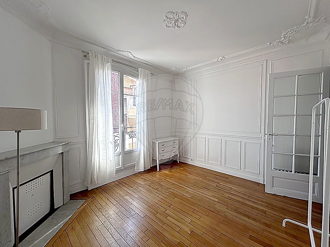 Flat Rue Moslard in Colombes