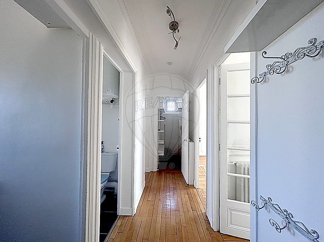 Flat Rue Moslard in Colombes
