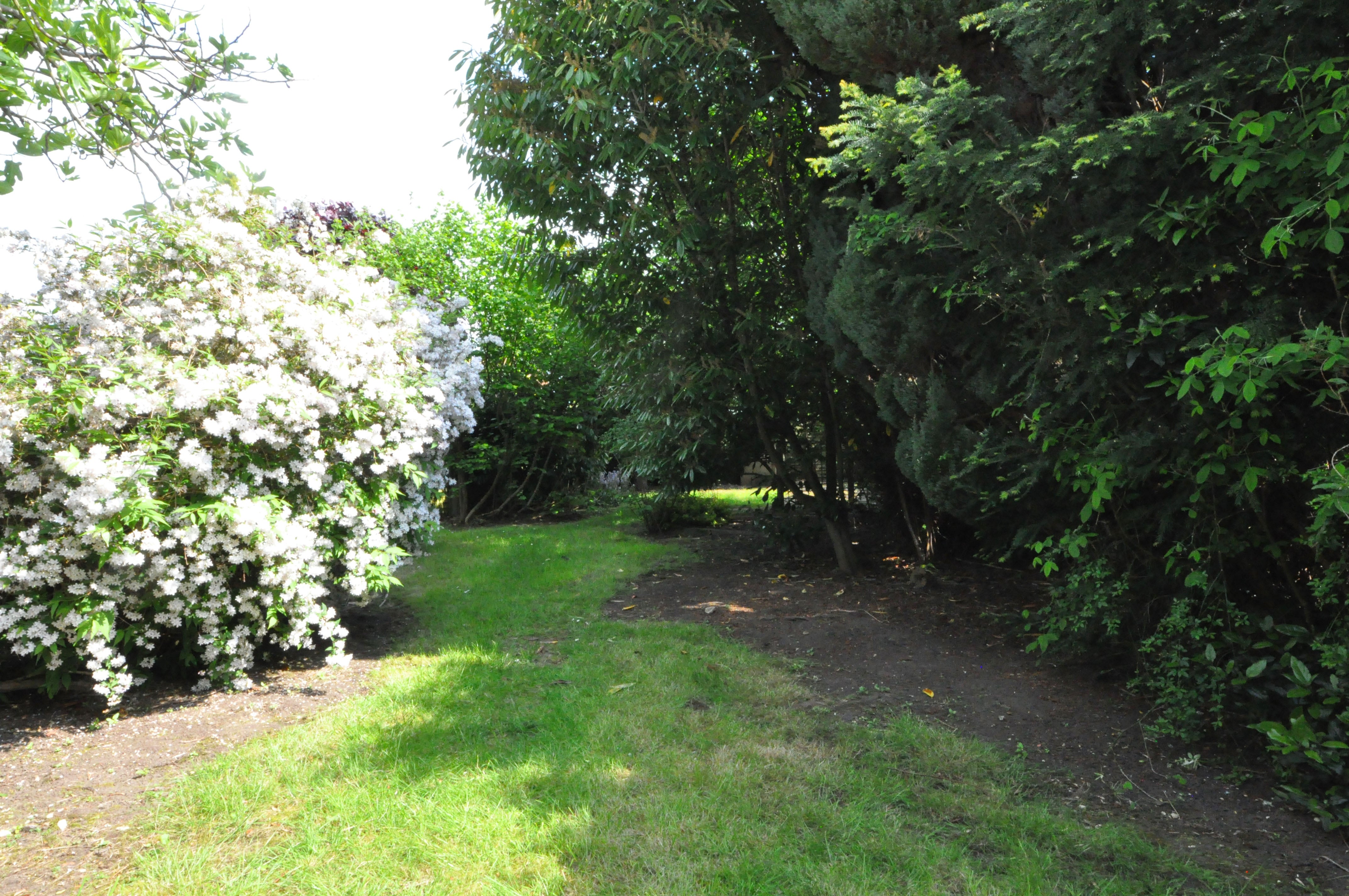 House Vineries Close in Cheltenham