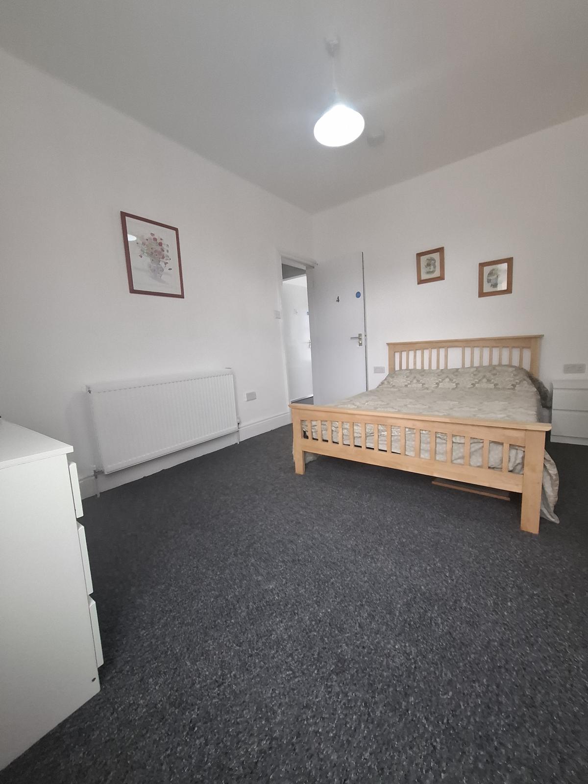 Room Wellington Street in Grimsby