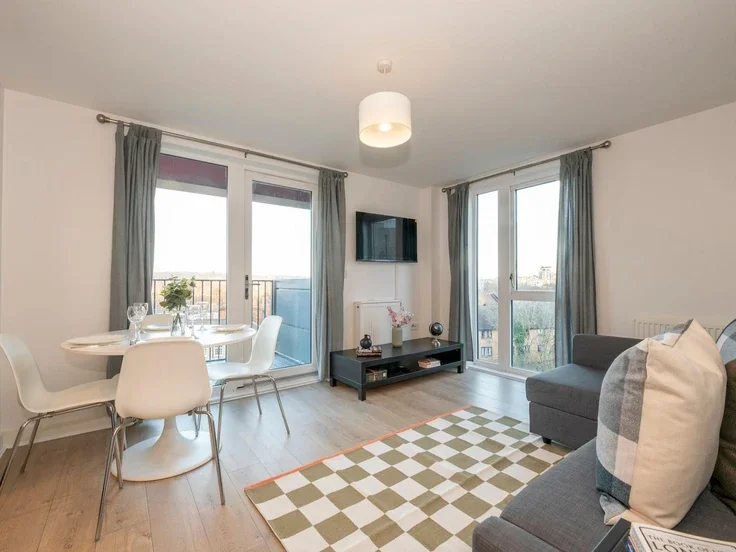 Flat Salk Close in Greater London