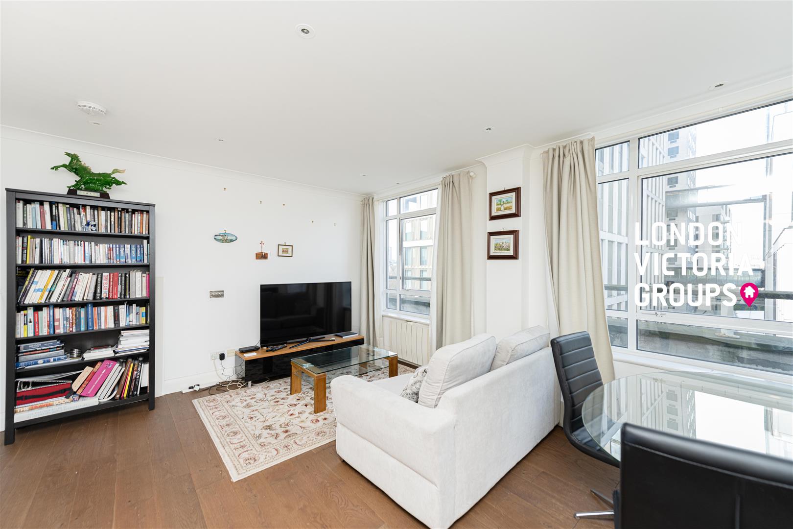 Flat Chicheley Street in Greater London