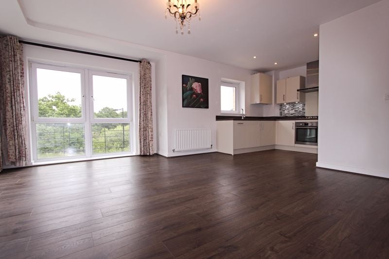 Flat Sunwood Drive in Basingstoke and Deane