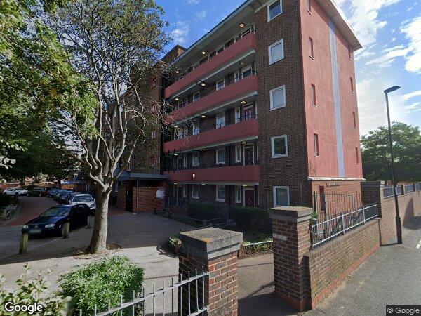 Flat Faulkner Street in Greater London