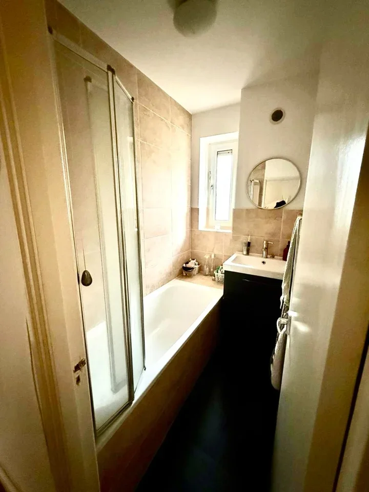 Flat Faulkner Street in Greater London
