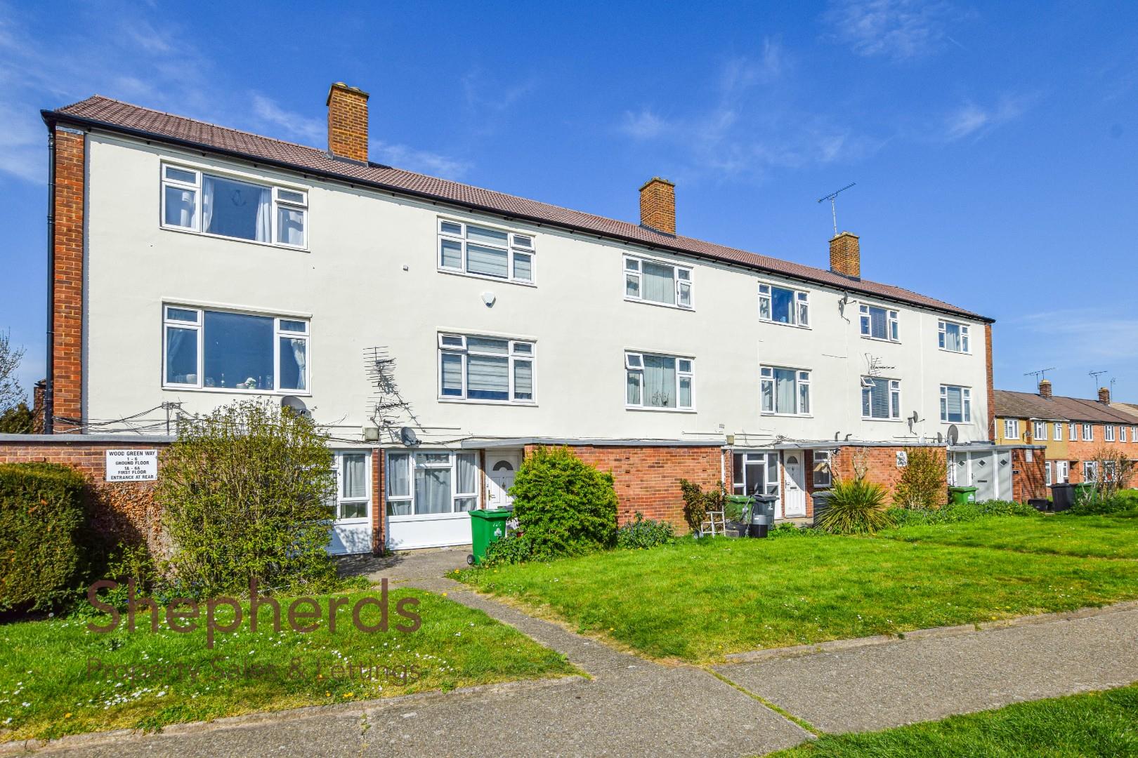 Flat Downfield Road in Cheshunt