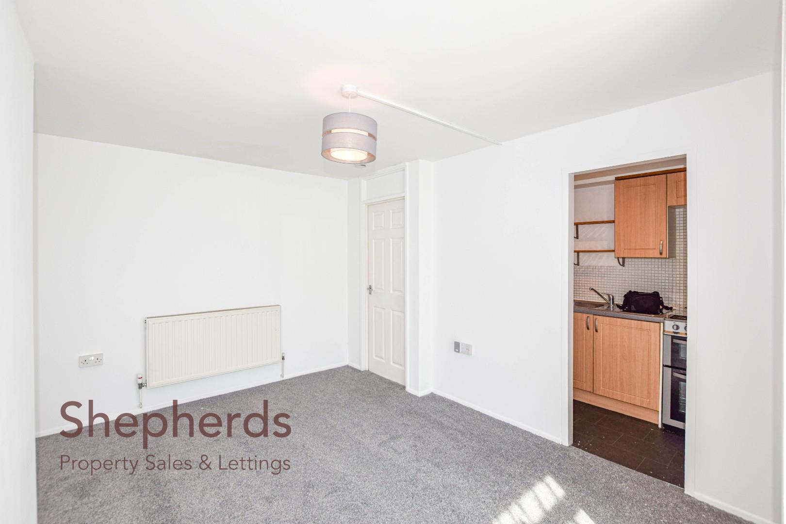 Flat Downfield Road in Cheshunt