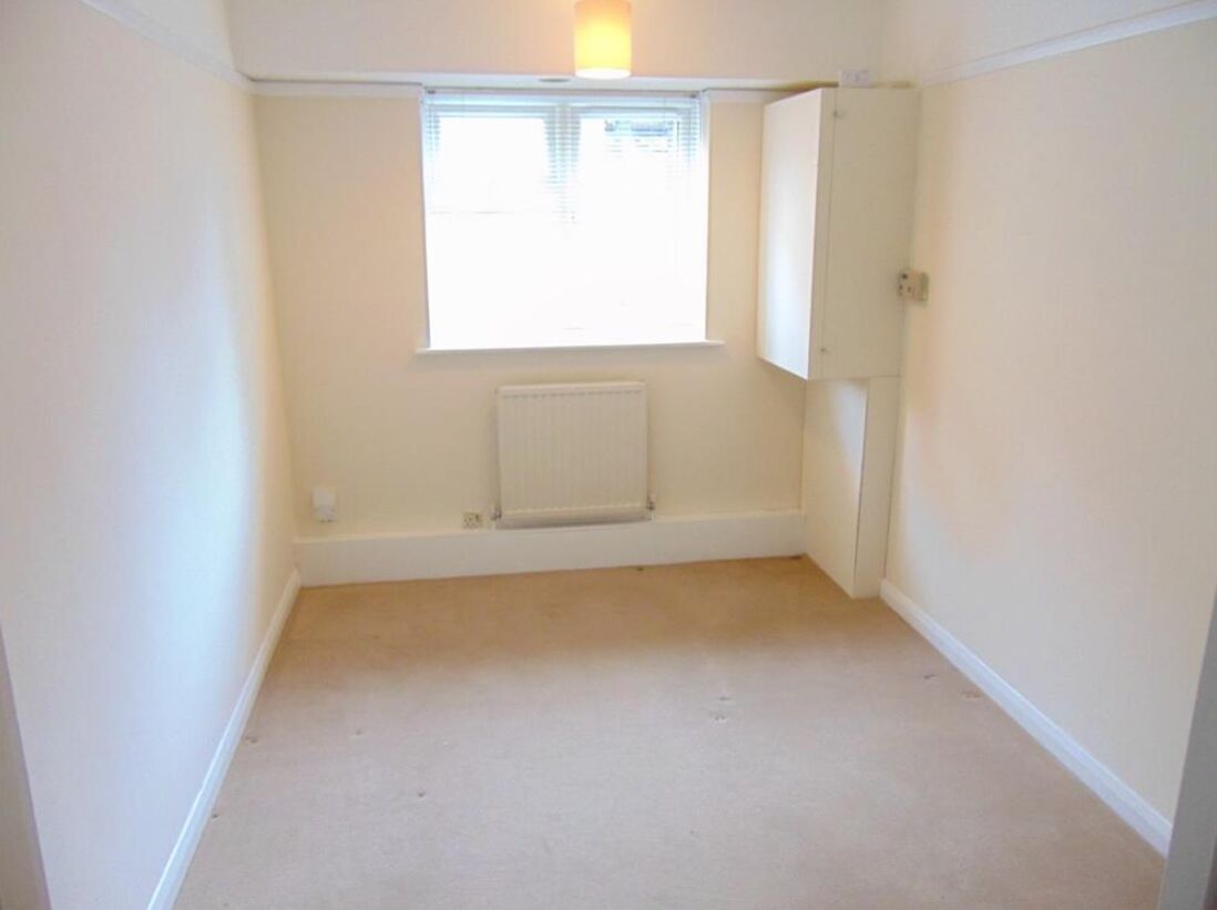 Flat Hamilton Road in Reading