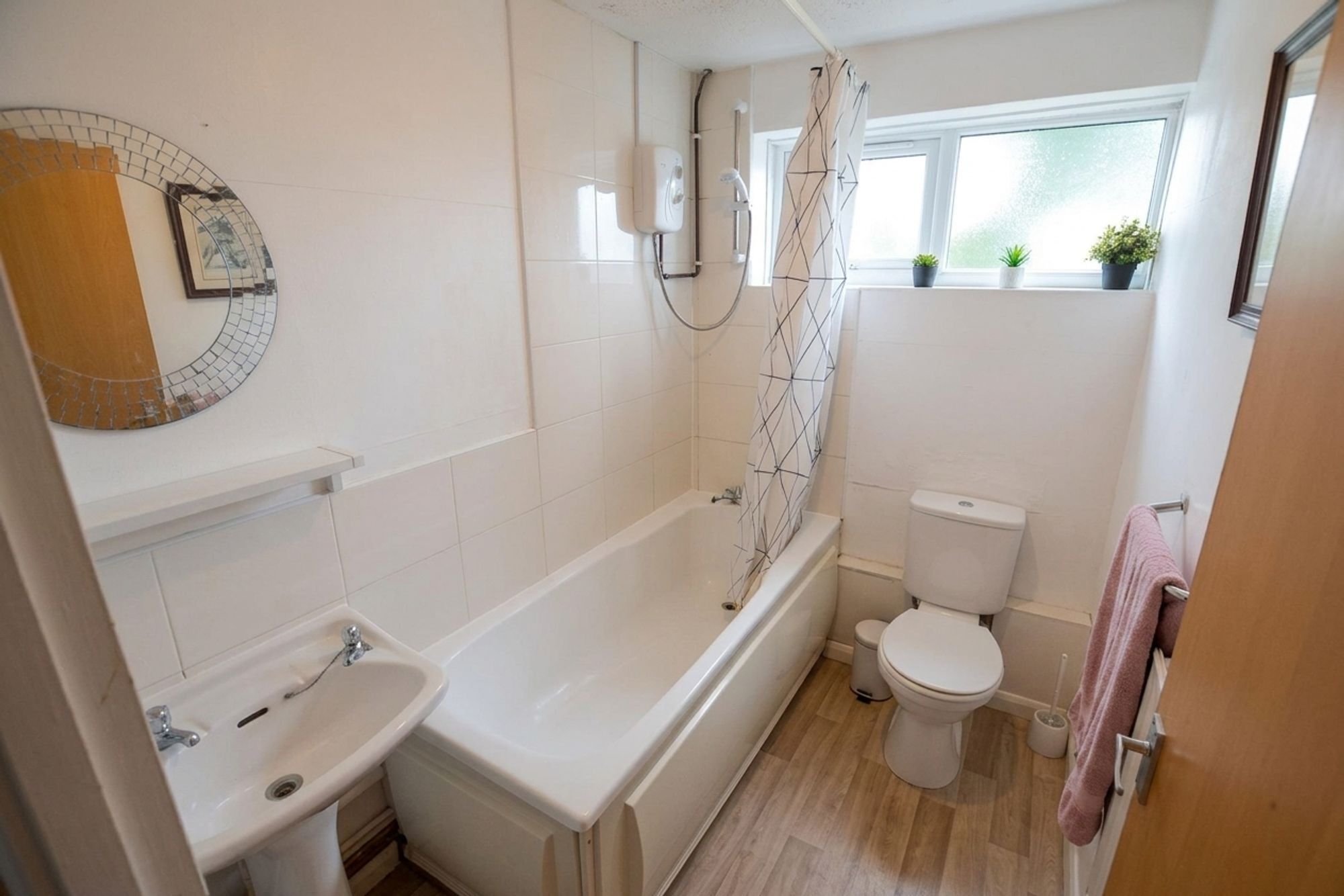 Flat Griffin Close in Charnwood