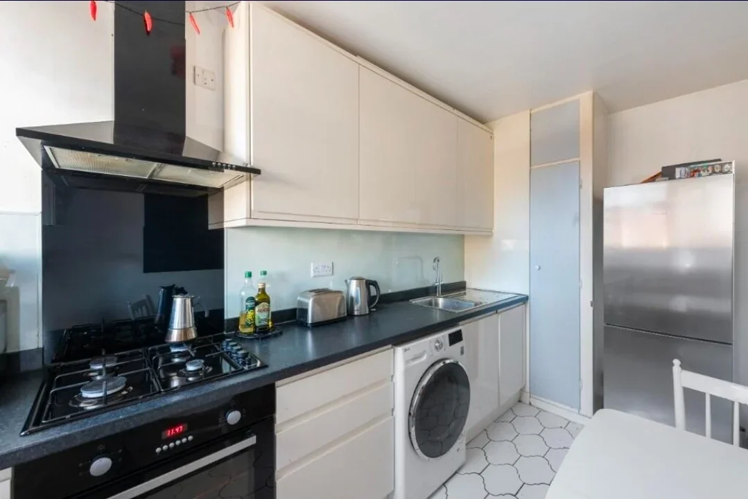 Room Stanhope Street in Greater London
