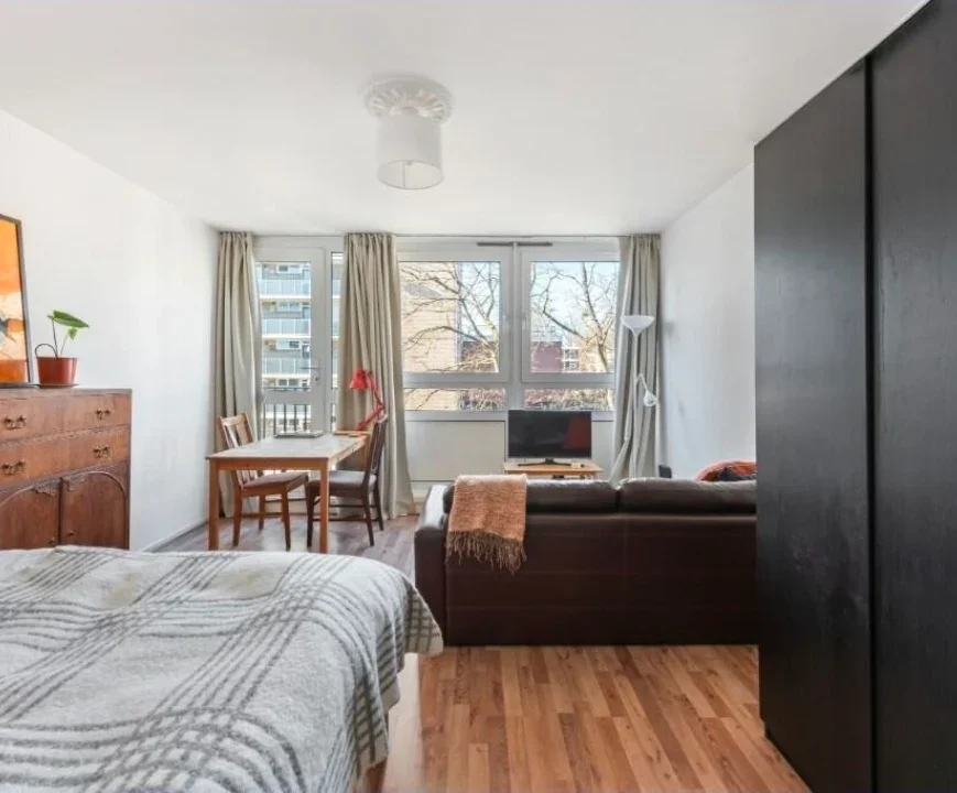 Room Stanhope Street in Greater London