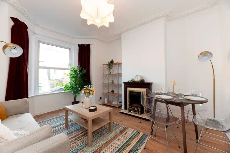 House Chancelot Road in Greater London