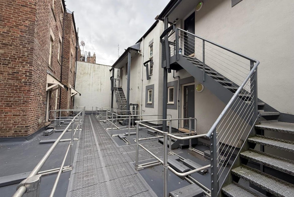 Flat Low Friar Street in Newcastle upon Tyne