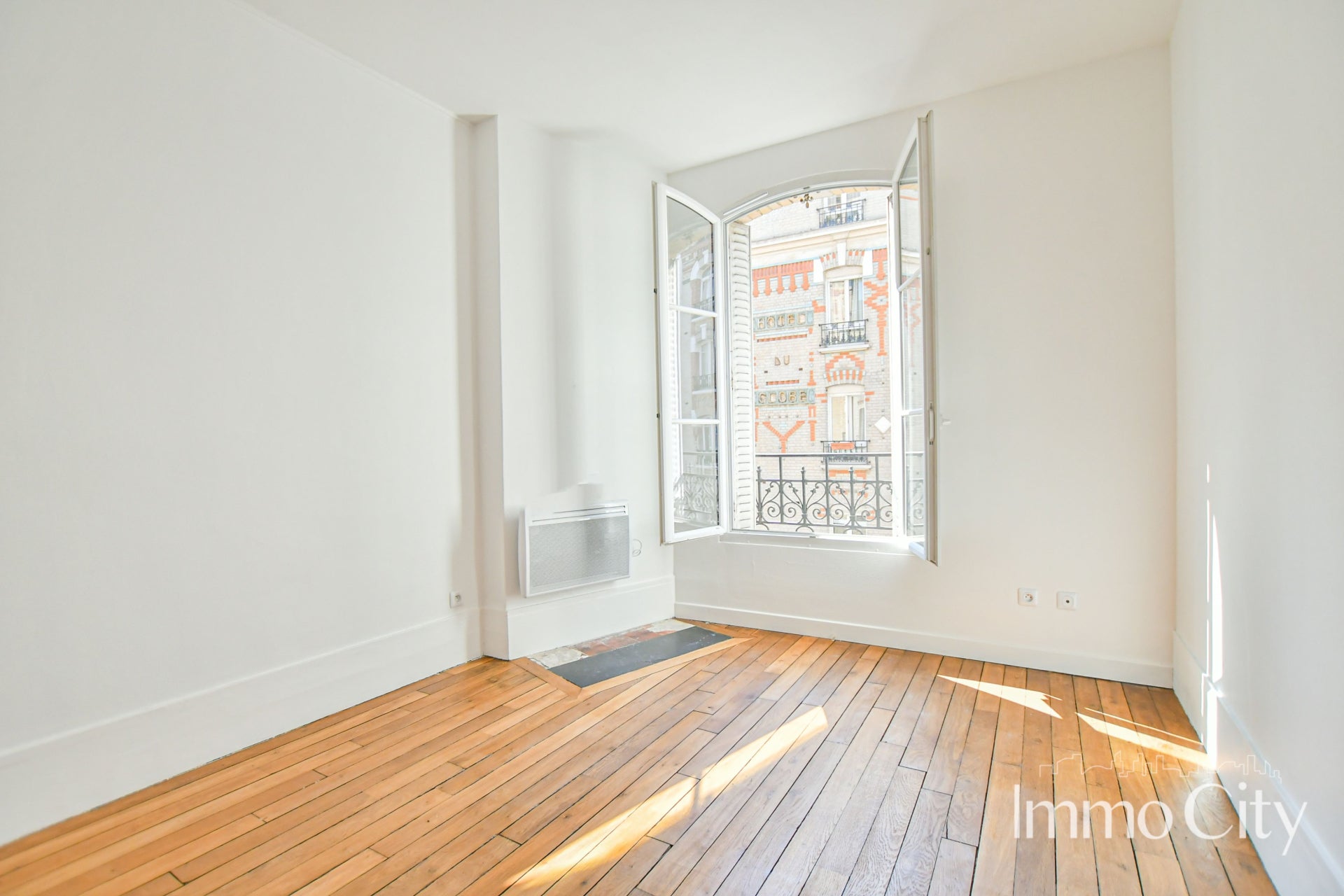 Flat Rue Villeneuve in Clichy