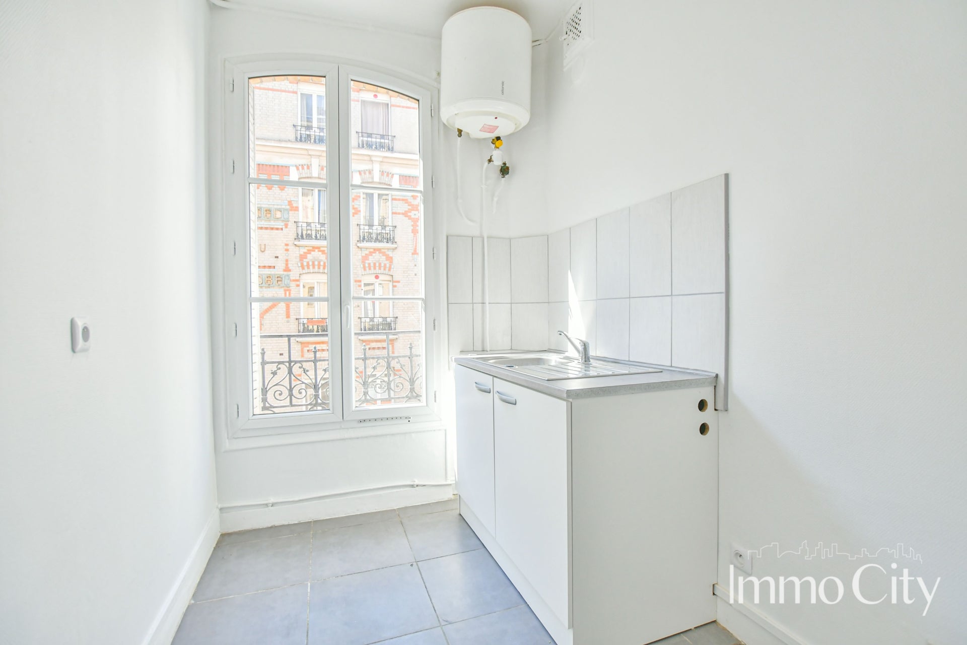 Flat Rue Villeneuve in Clichy