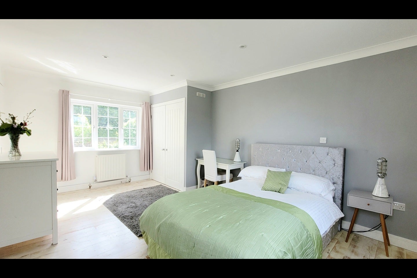 Room Midford Road in Midford