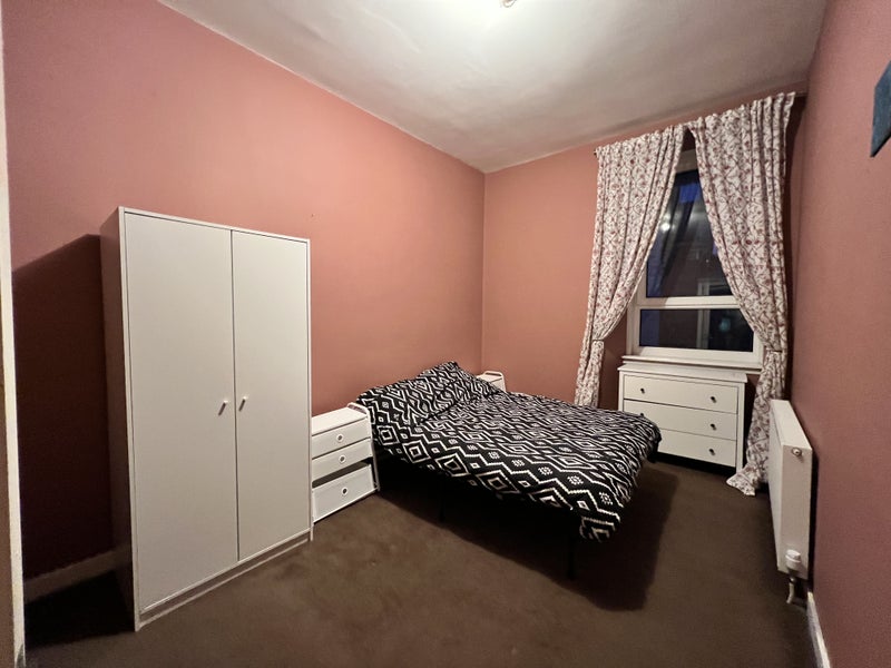 Room Old Dumbarton Road in Glasgow