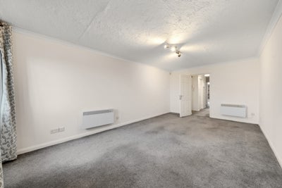 Flat Horniman Drive in Greater London
